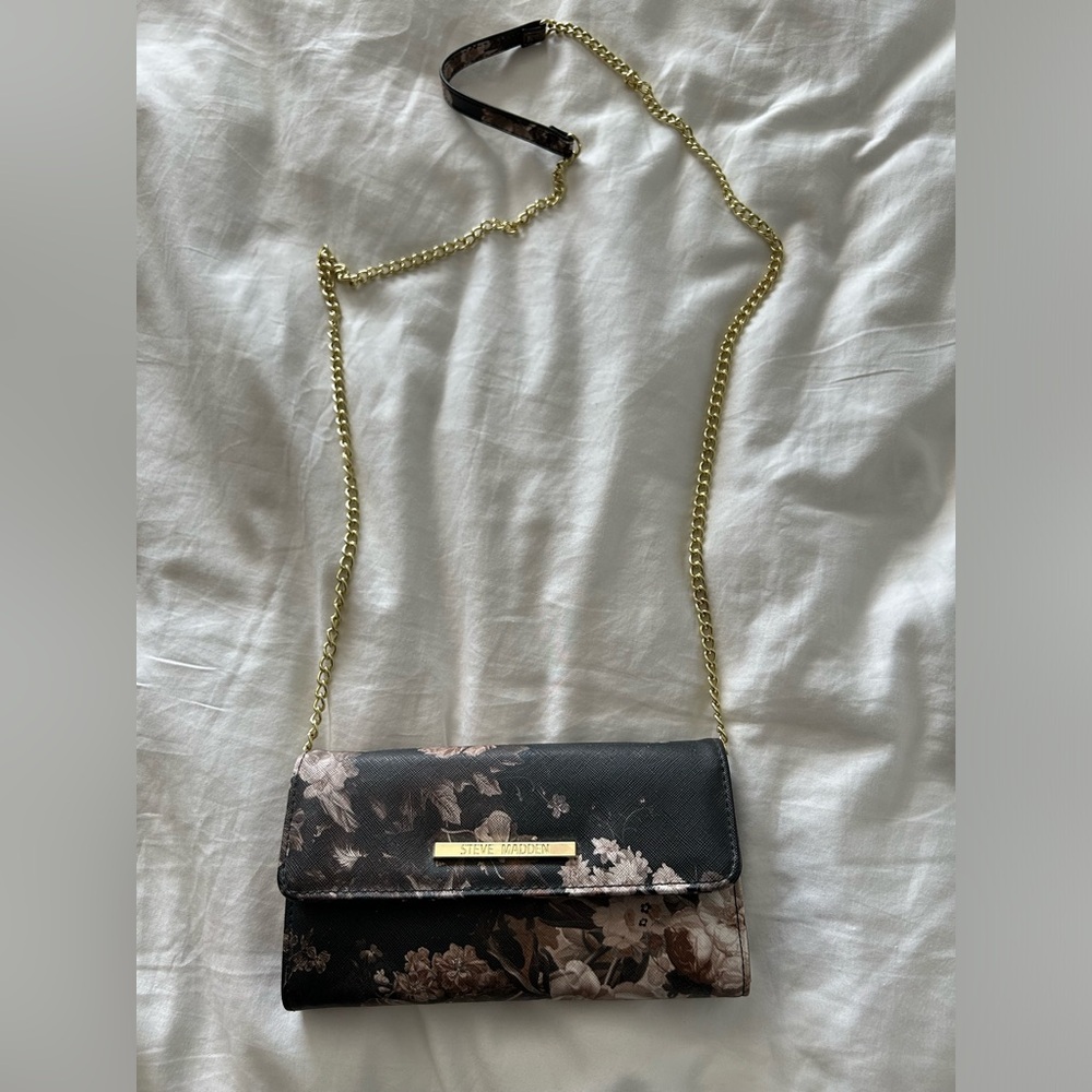 Steve Madden Cross Body Clutch